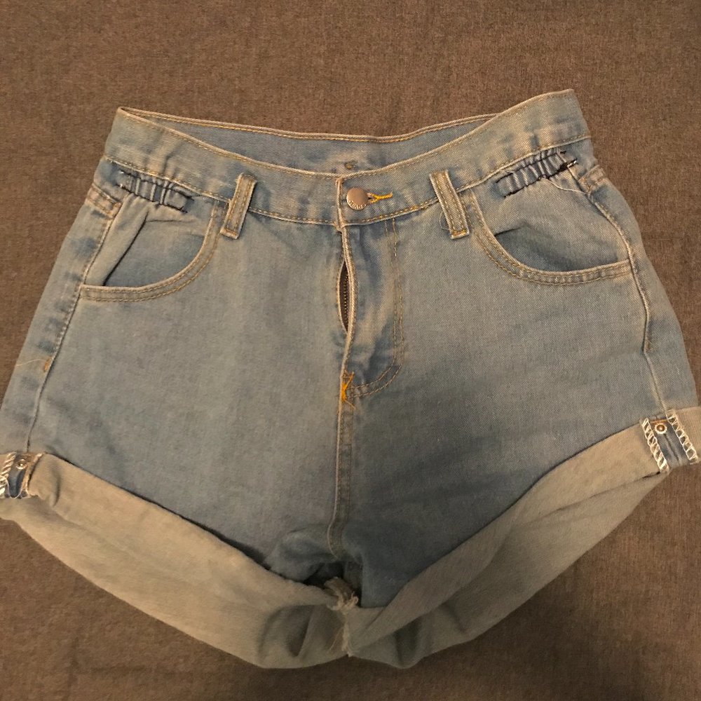 Highwaisted Denim Shorts